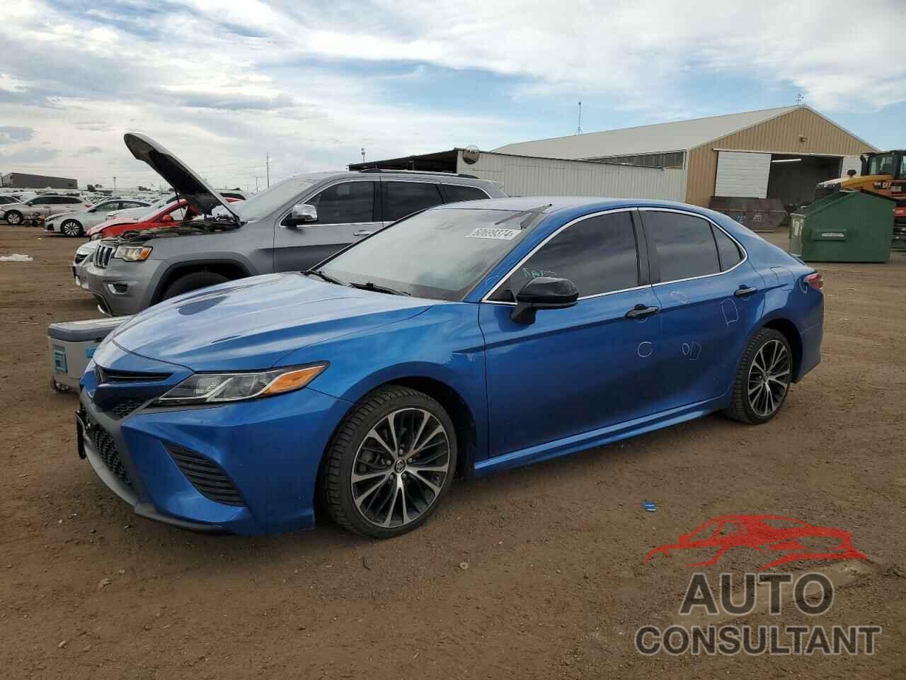 TOYOTA CAMRY 2018 - 4T1B11HK2JU032150