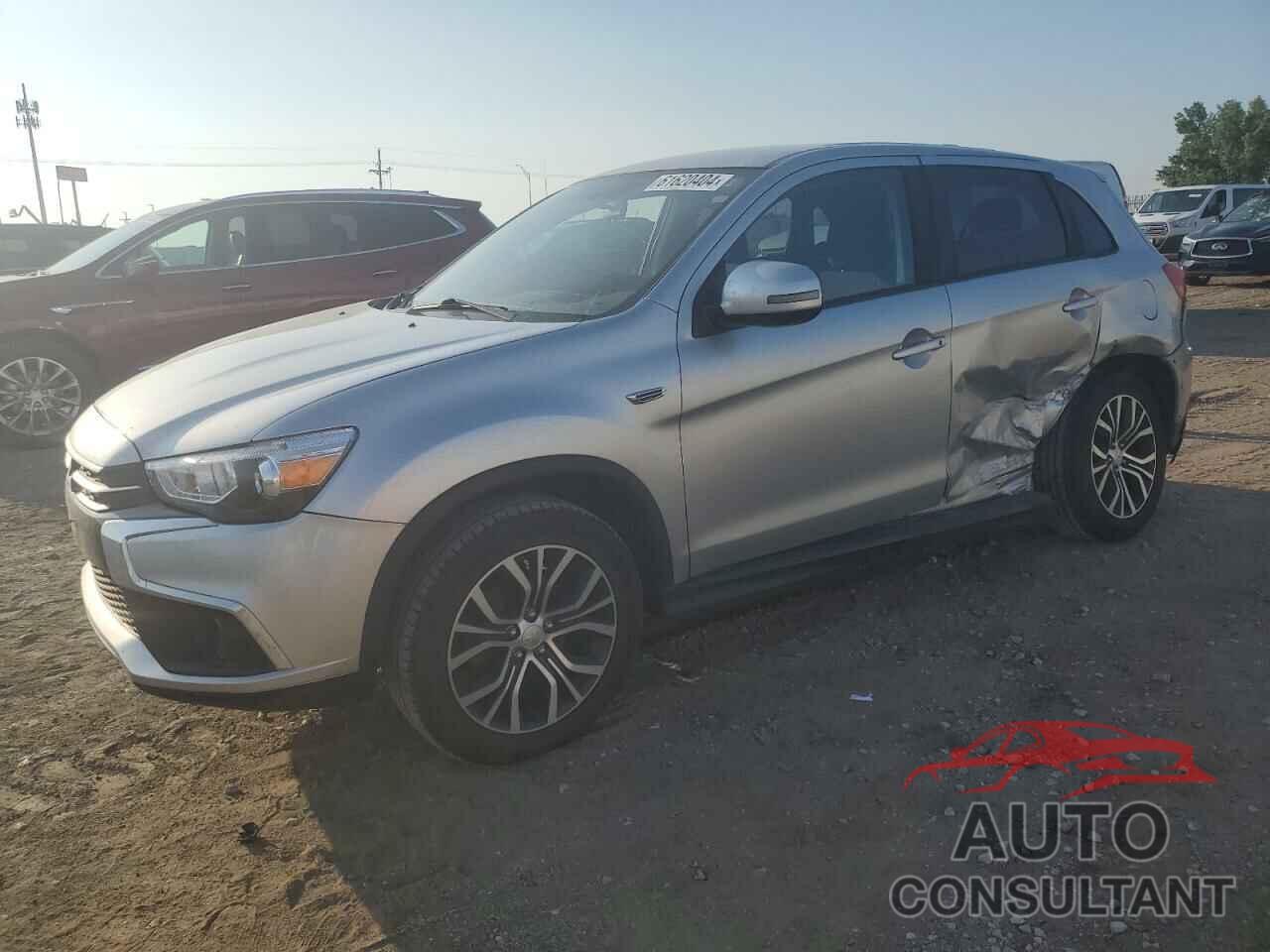 MITSUBISHI OUTLANDER 2018 - JA4AR3AU4JU010905