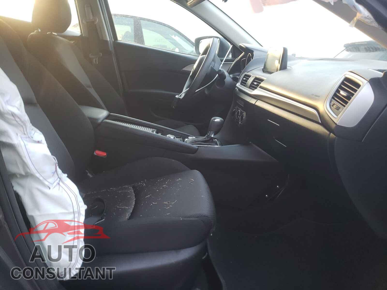 MAZDA 3 2017 - 3MZBN1U73HM106908