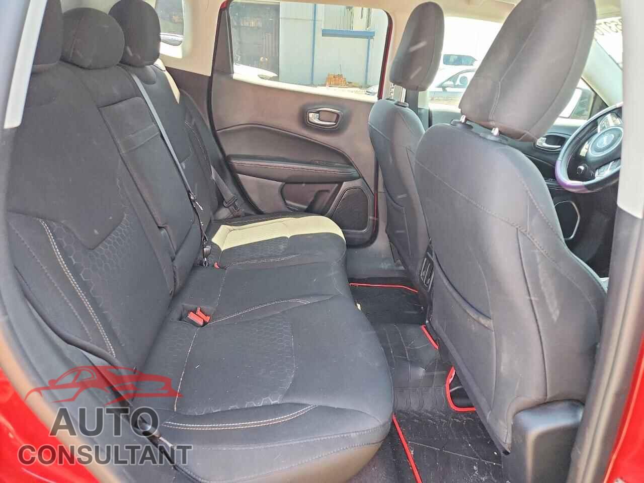 JEEP COMPASS 2018 - 3C4NJDAB9JT415574