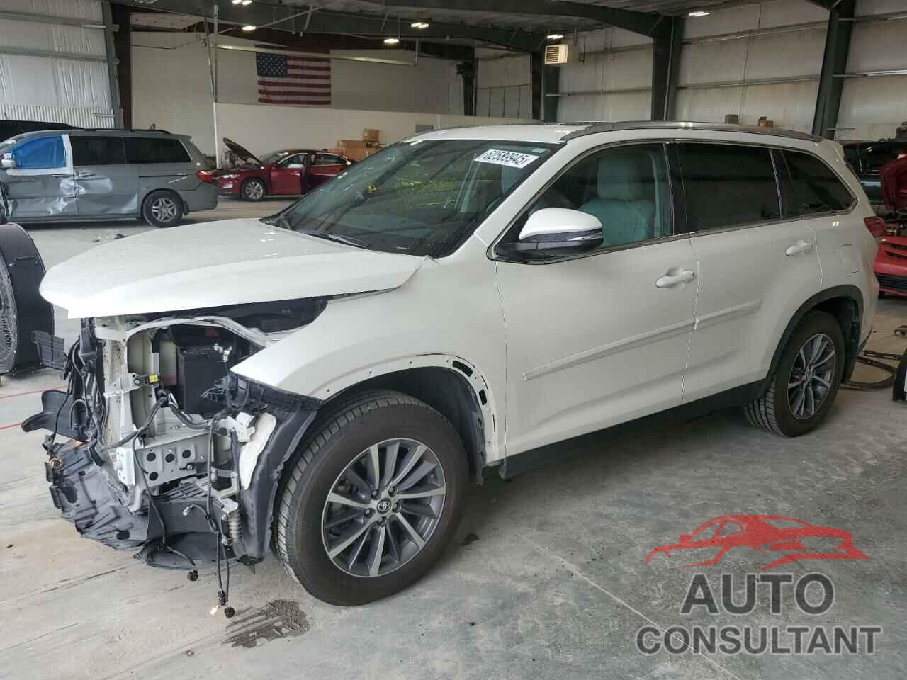 TOYOTA HIGHLANDER 2019 - 5TDJZRFH5KS590997