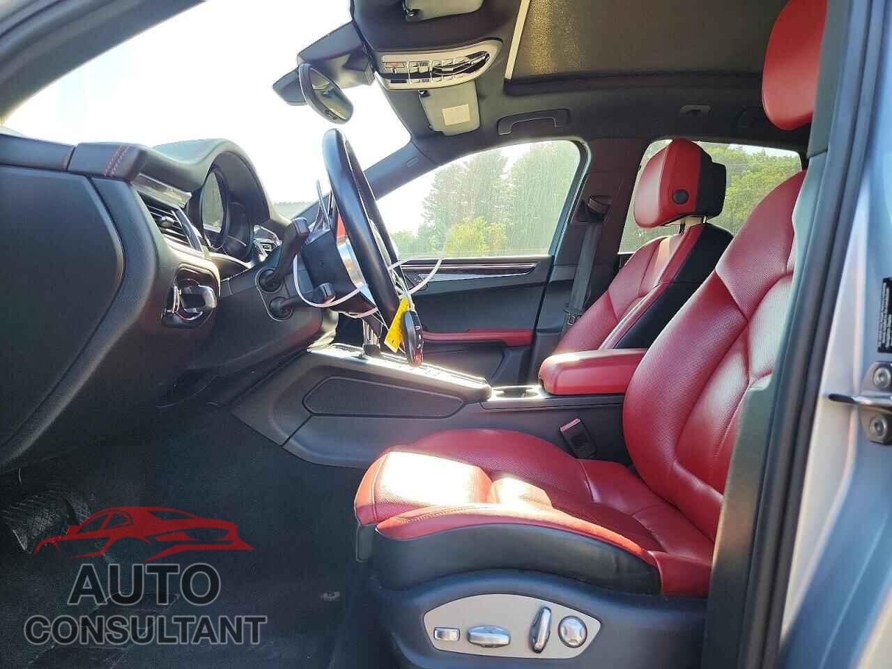 PORSCHE MACAN 2015 - WP1AB2A50FLB74323