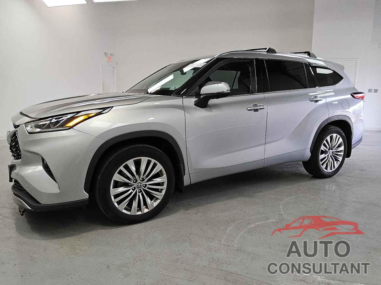 TOYOTA HIGHLANDER 2023 - 5TDKDRBH5PS518617