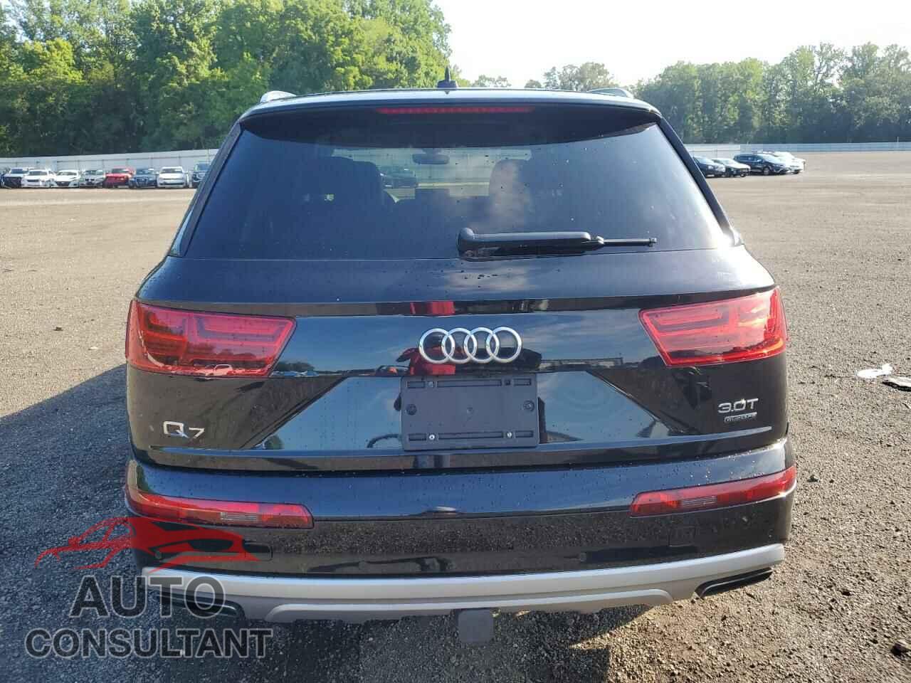 AUDI Q7 2018 - WA1VAAF77JD021297