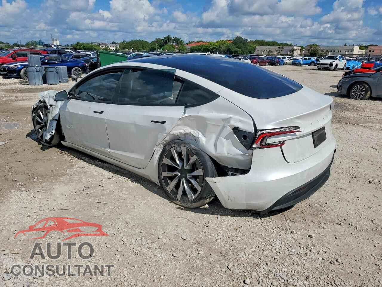 TESLA MODEL 3 2024 - 5YJ3E1EA0RF749000