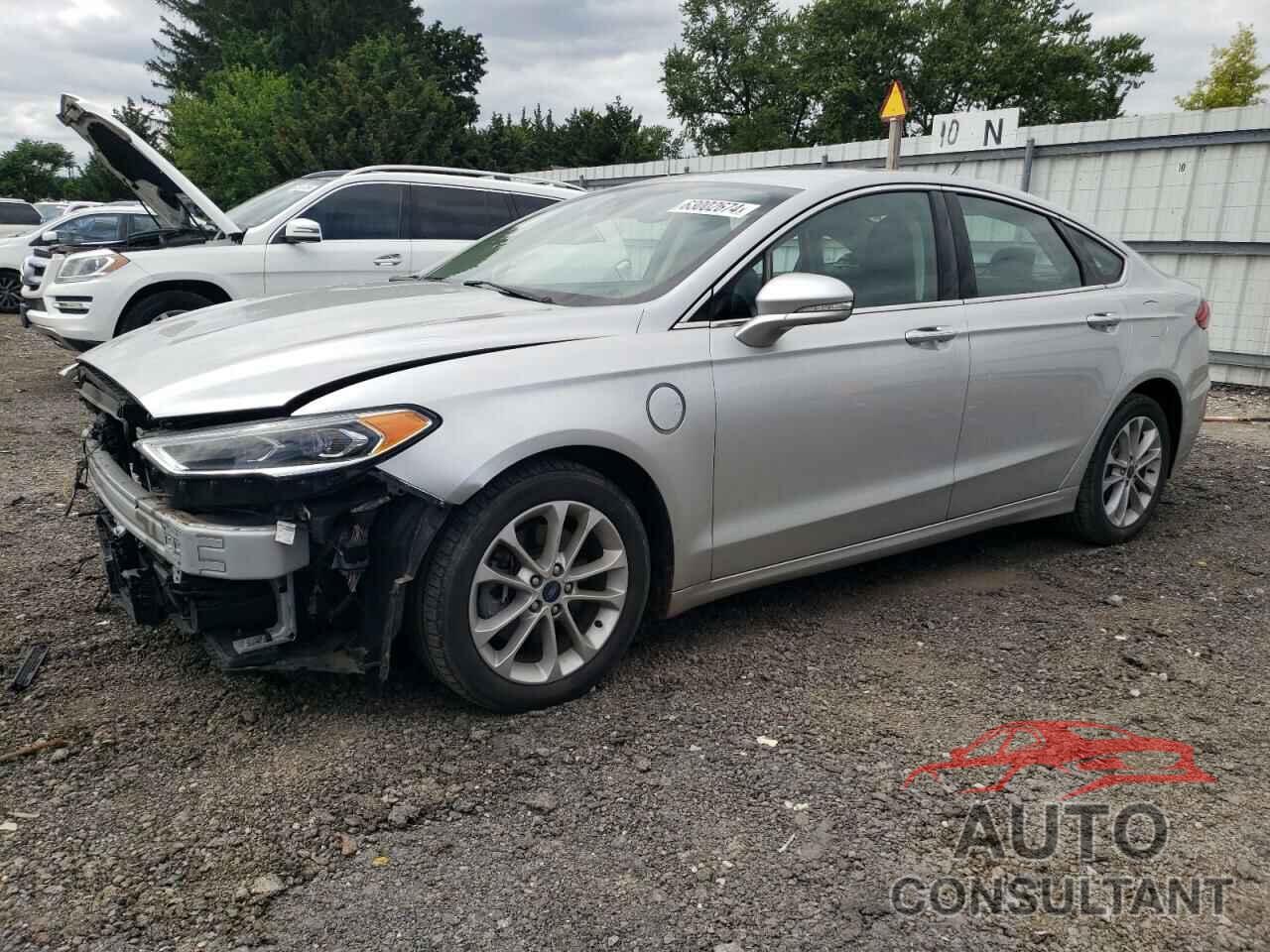 FORD FUSION 2019 - 3FA6P0SU7KR228009