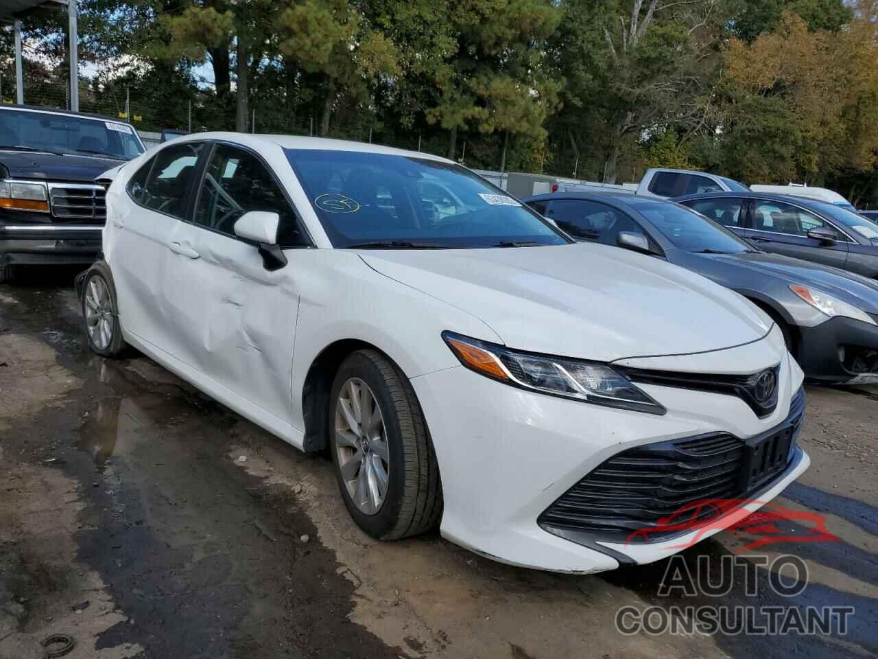 TOYOTA CAMRY 2018 - 4T1B11HK2JU018085