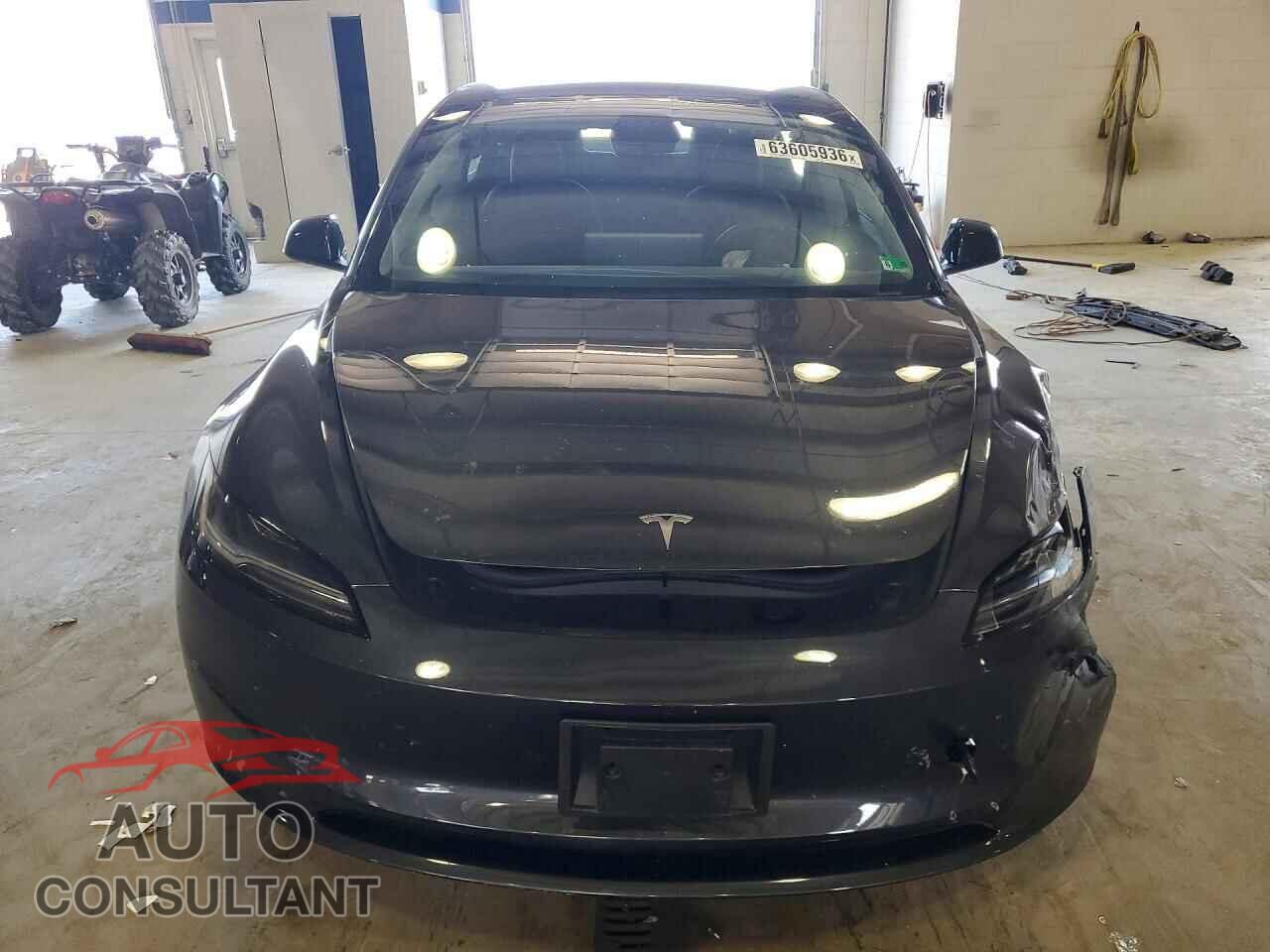 TESLA MODEL 3 2025 - 5YJ3E1EA8SF034410