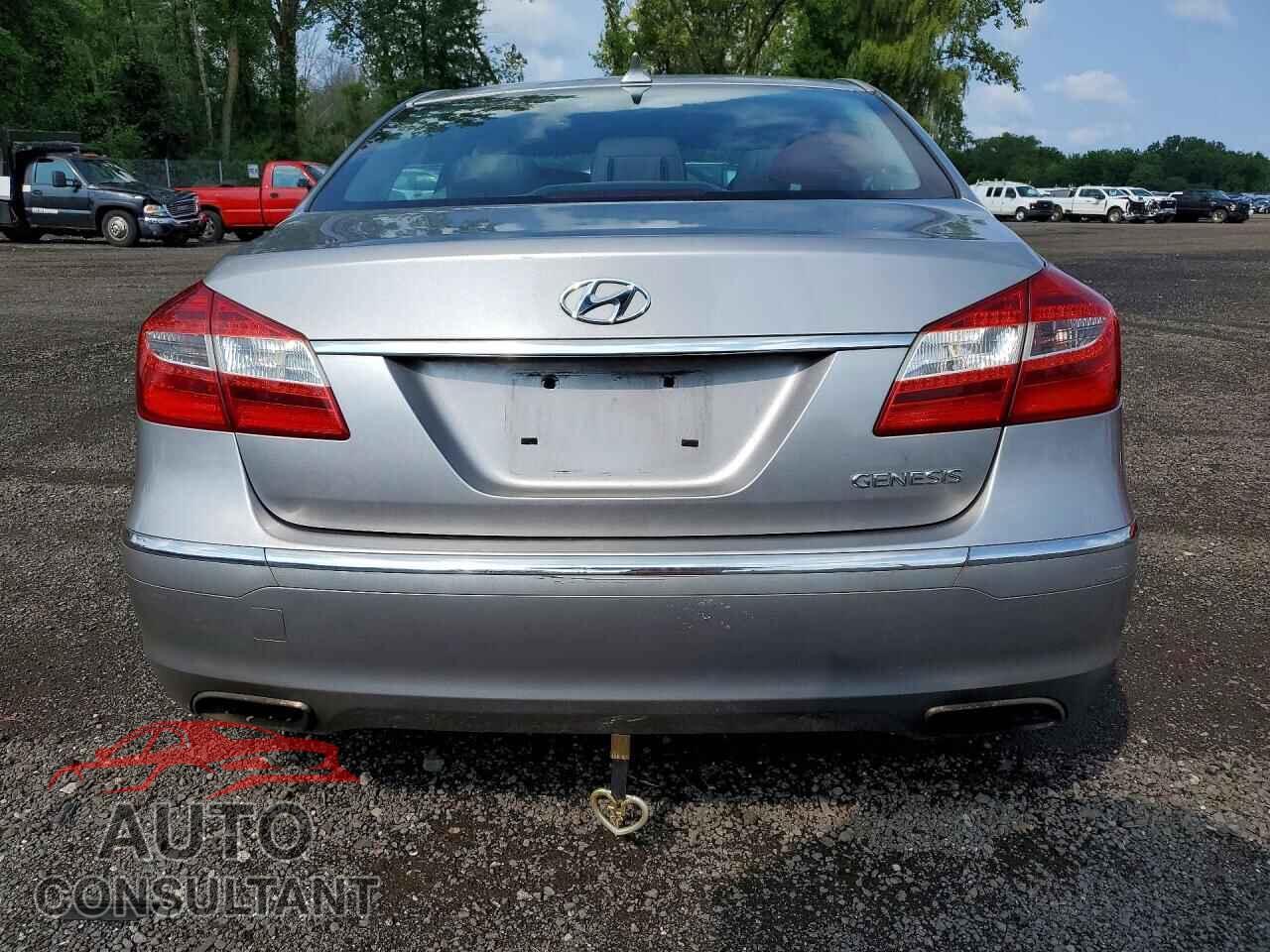 HYUNDAI GENESIS 2012 - KMHGC4DD3CU204827