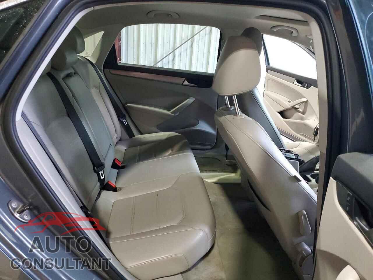 VOLKSWAGEN PASSAT 2014 - 1VWBN7A32EC058805