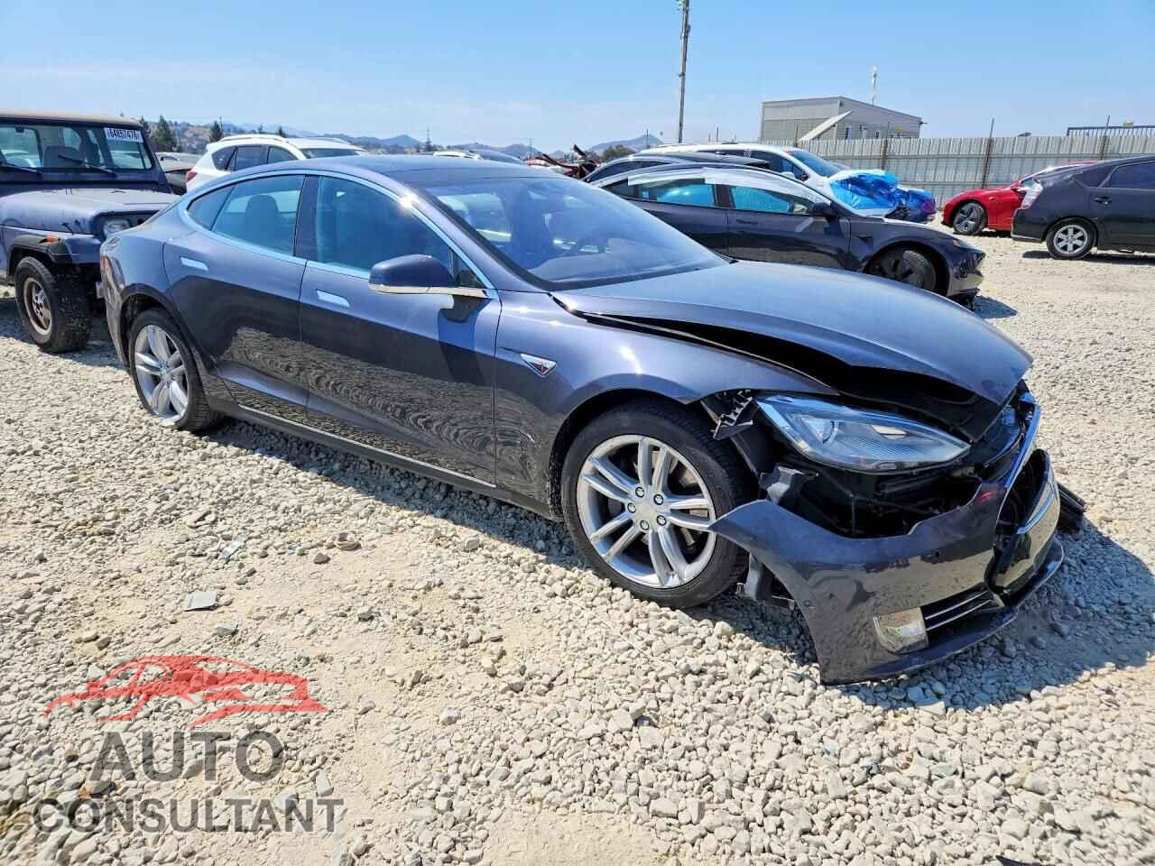 TESLA MODEL S 2015 - 5YJSA1E21FF111642