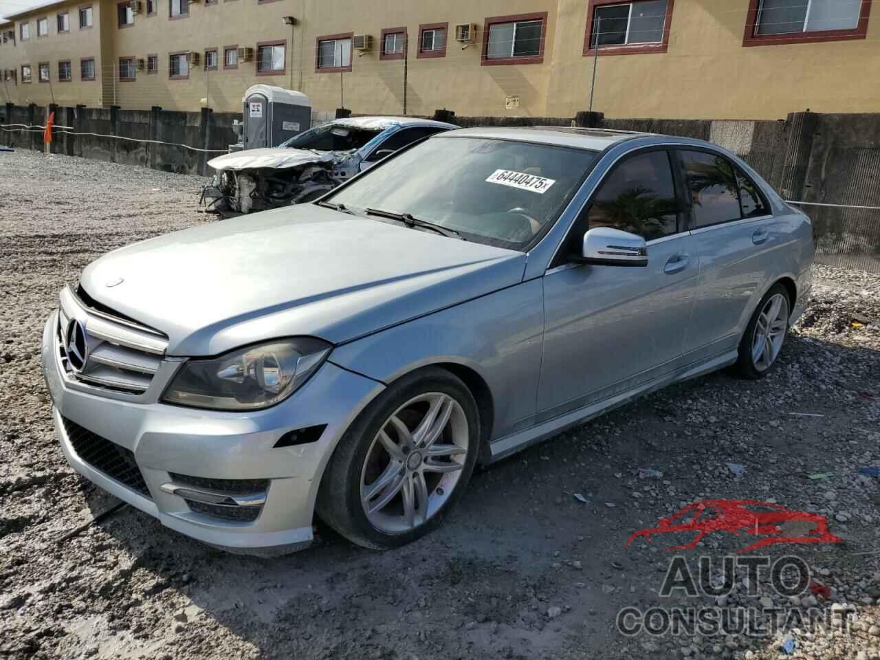 MERCEDES-BENZ C-CLASS 2013 - WDDGF4HB1DR255869