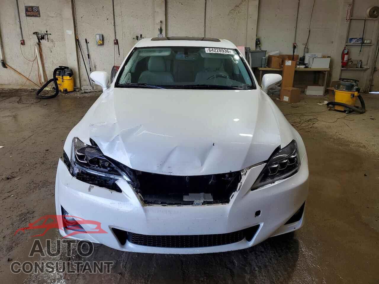 LEXUS IS 2011 - JTHBF5C25B5134704