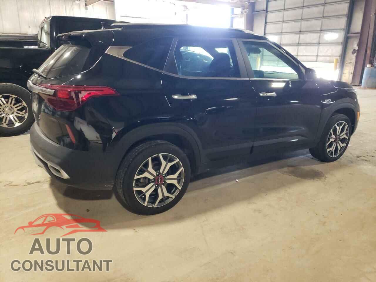 KIA SELTOS 2023 - KNDETCA25P7421664