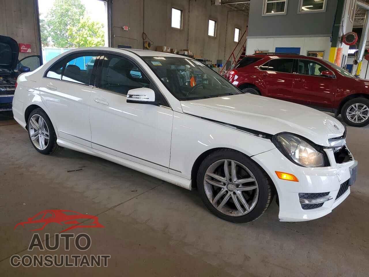 MERCEDES-BENZ C-CLASS 2013 - WDDGF8AB5DR286320