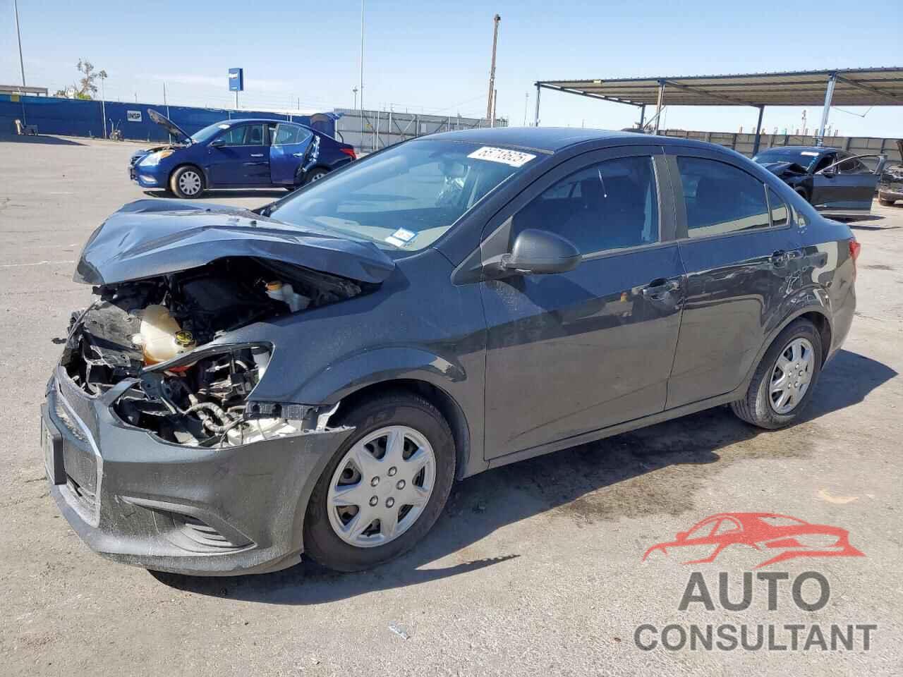 CHEVROLET SONIC 2018 - 1G1JB5SH0J4135612