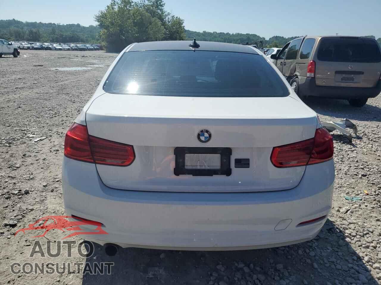 BMW 3 SERIES 2016 - WBA8E5G57GNU19640