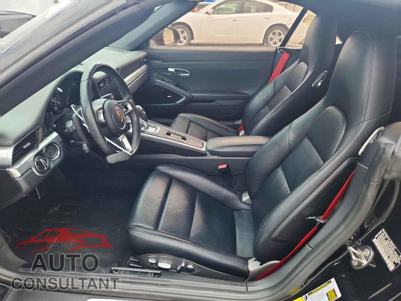 PORSCHE 911 2017 - WP0CA2A90HS141234