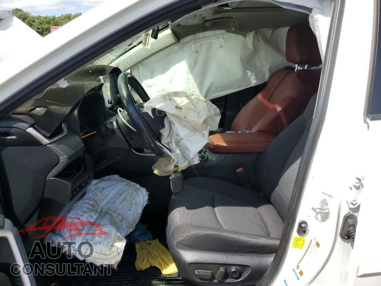 TOYOTA RAV4 2020 - JTMP1RFV5LD524941