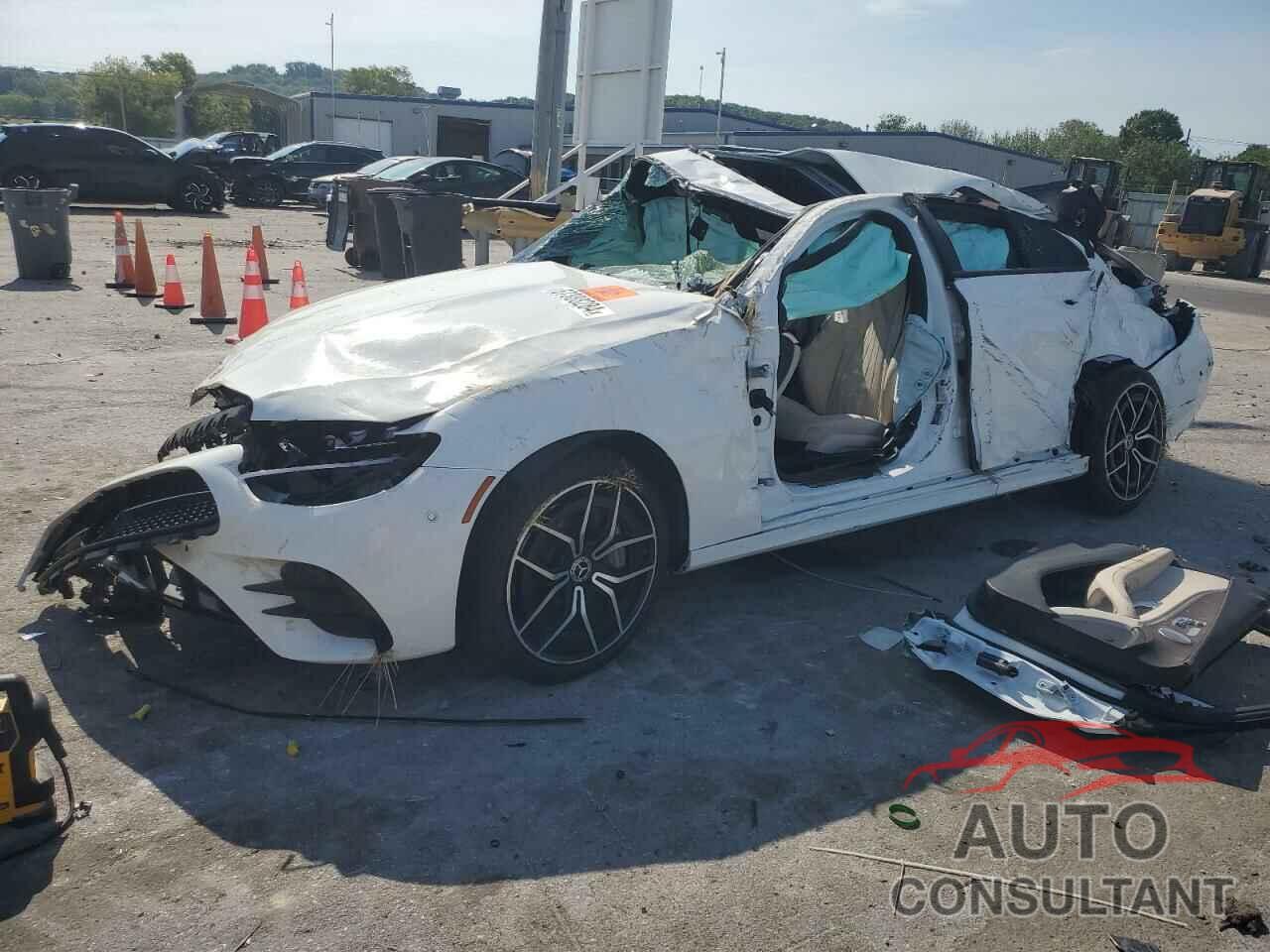 MERCEDES-BENZ E-CLASS 2022 - W1KZF8DB3NB089595
