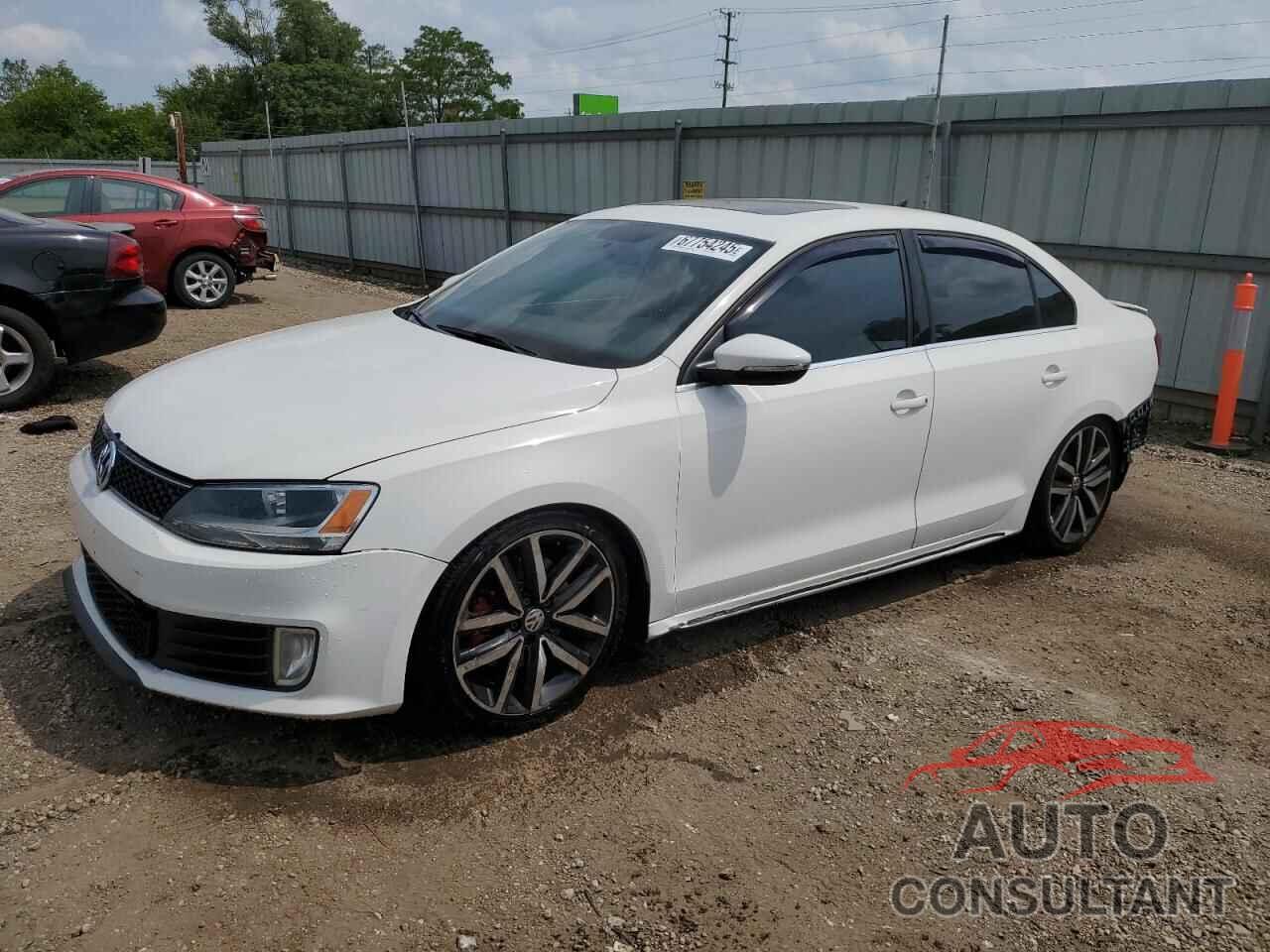 VOLKSWAGEN JETTA 2013 - 3VW5T7AJ3DM447872