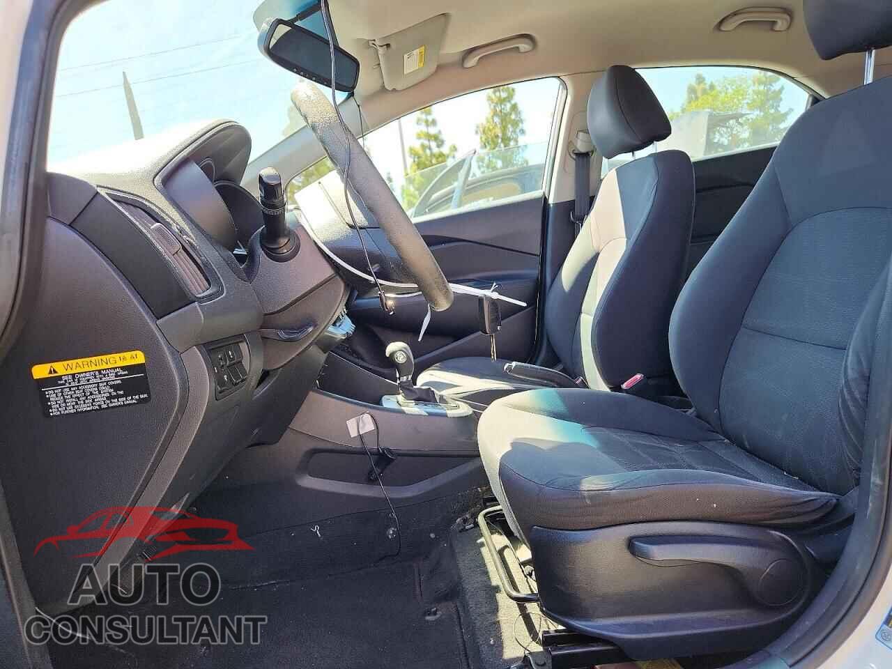 KIA RIO 2013 - KNADM5A36D6100678