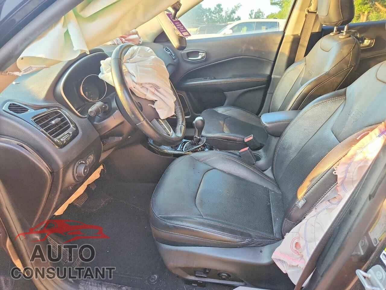JEEP COMPASS 2020 - 3C4NJDCB5LT159112