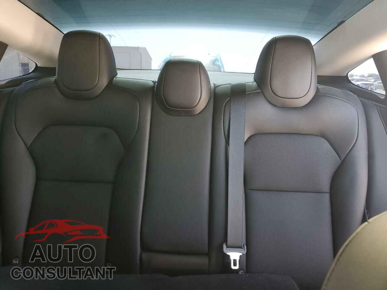TESLA MODEL 3 2024 - 5YJ3E1EA9RF738190