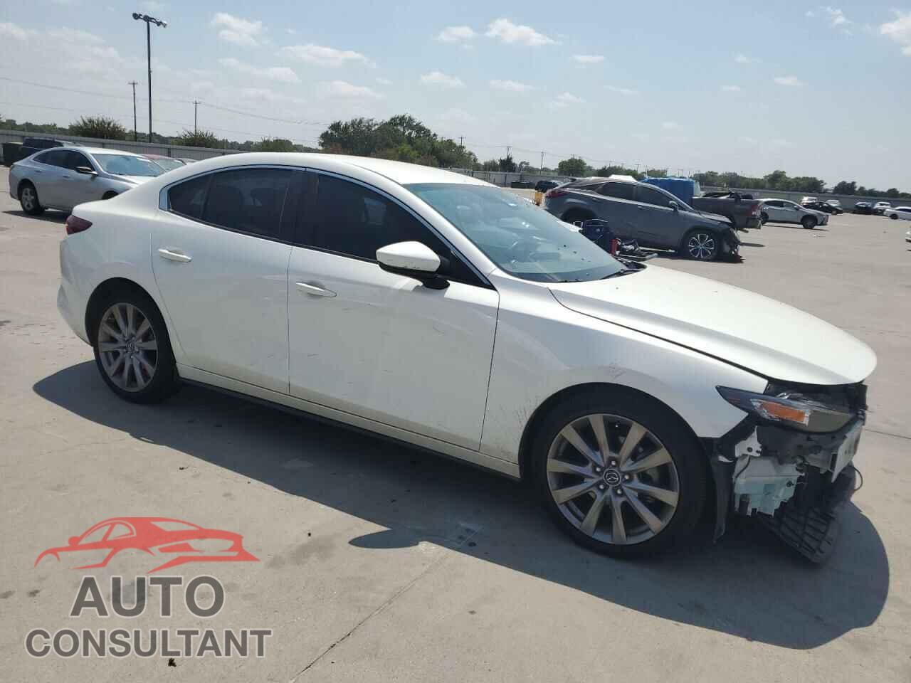 MAZDA 3 2019 - JM1BPBAMXK1124145