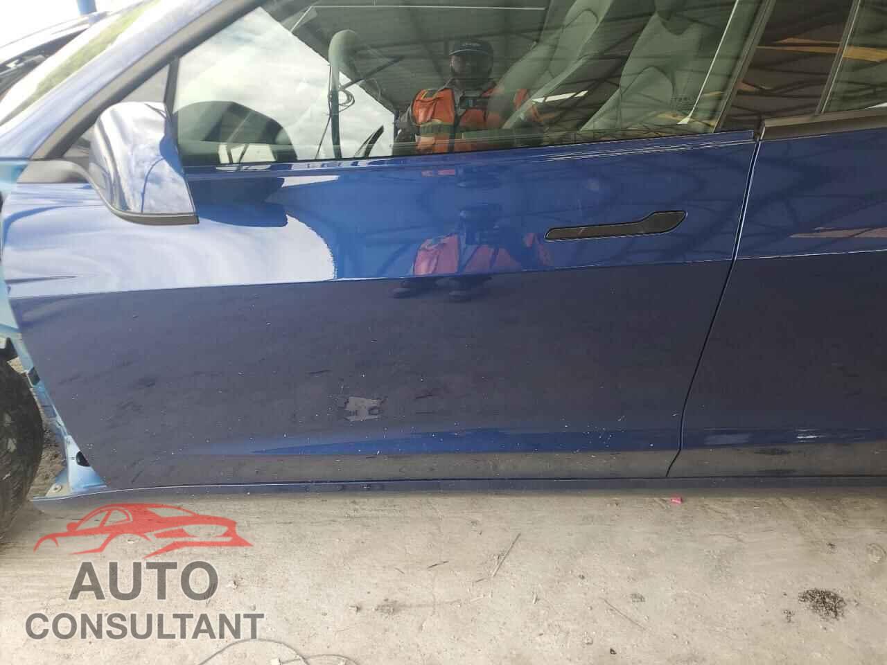 TESLA MODEL 3 2024 - 5YJ3E1EB8RF724595