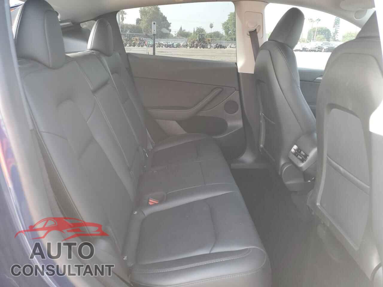 TESLA MODEL Y 2024 - 7SAYGDEE3RF180683