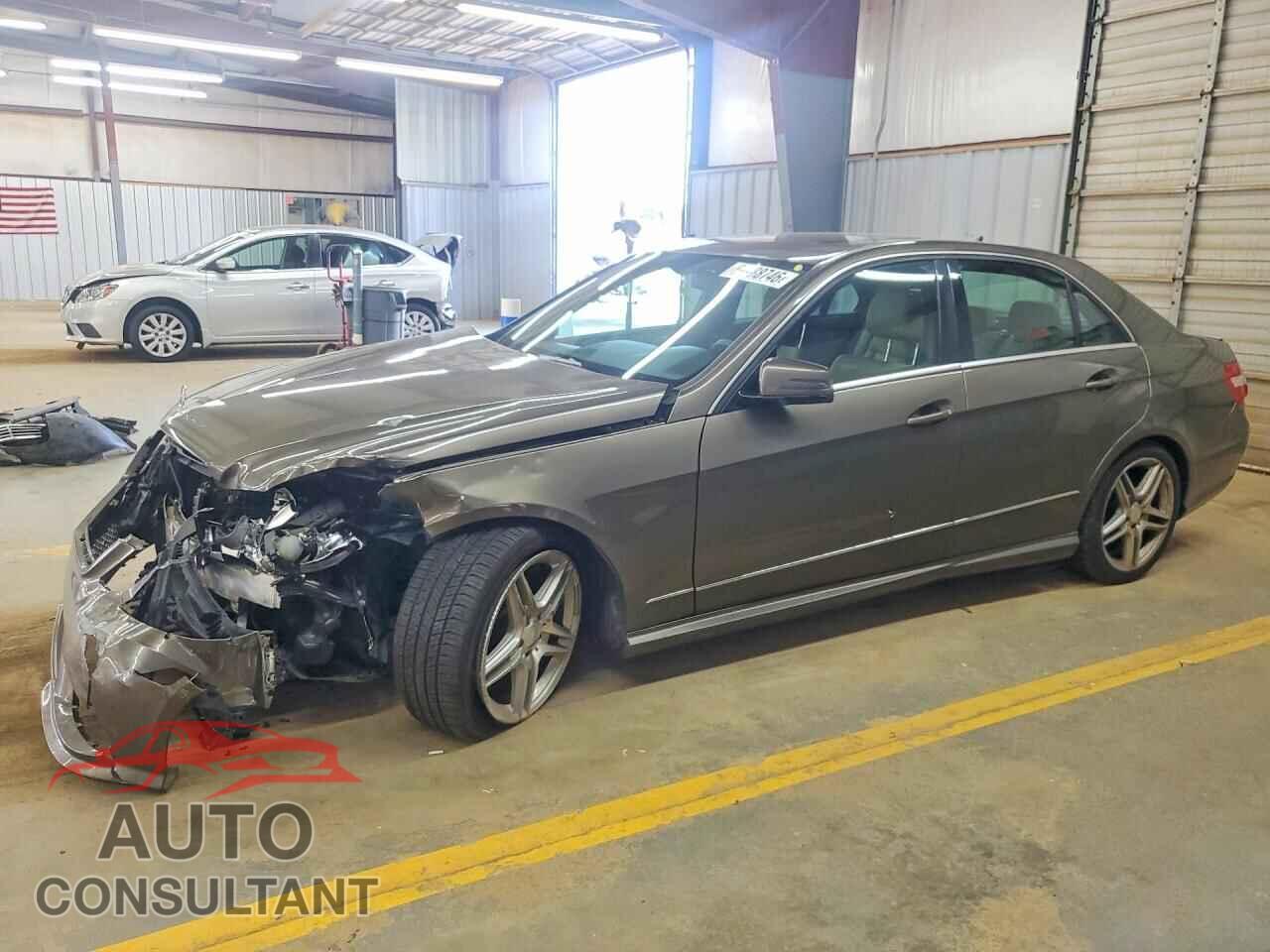 MERCEDES-BENZ E-CLASS 2011 - WDDHF5GB3BA417010