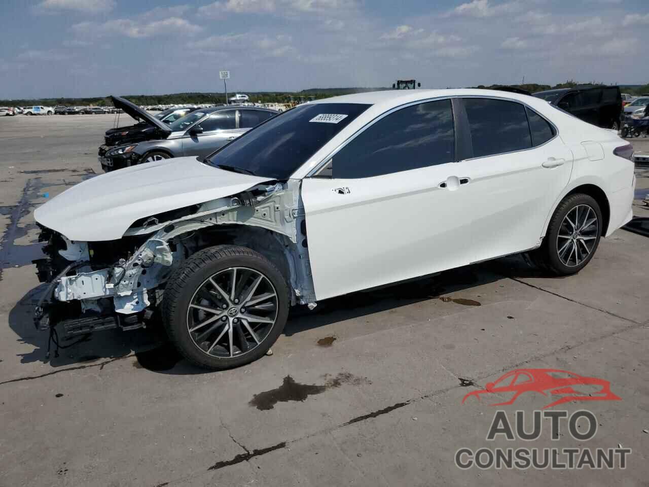 TOYOTA CAMRY 2021 - 4T1G11AK0MU451649
