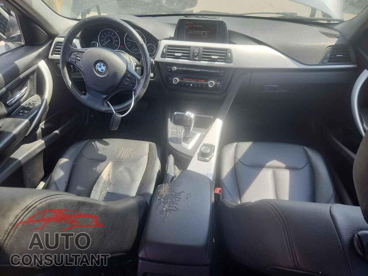 BMW 3 SERIES 2013 - WBA3C1C54DF440028