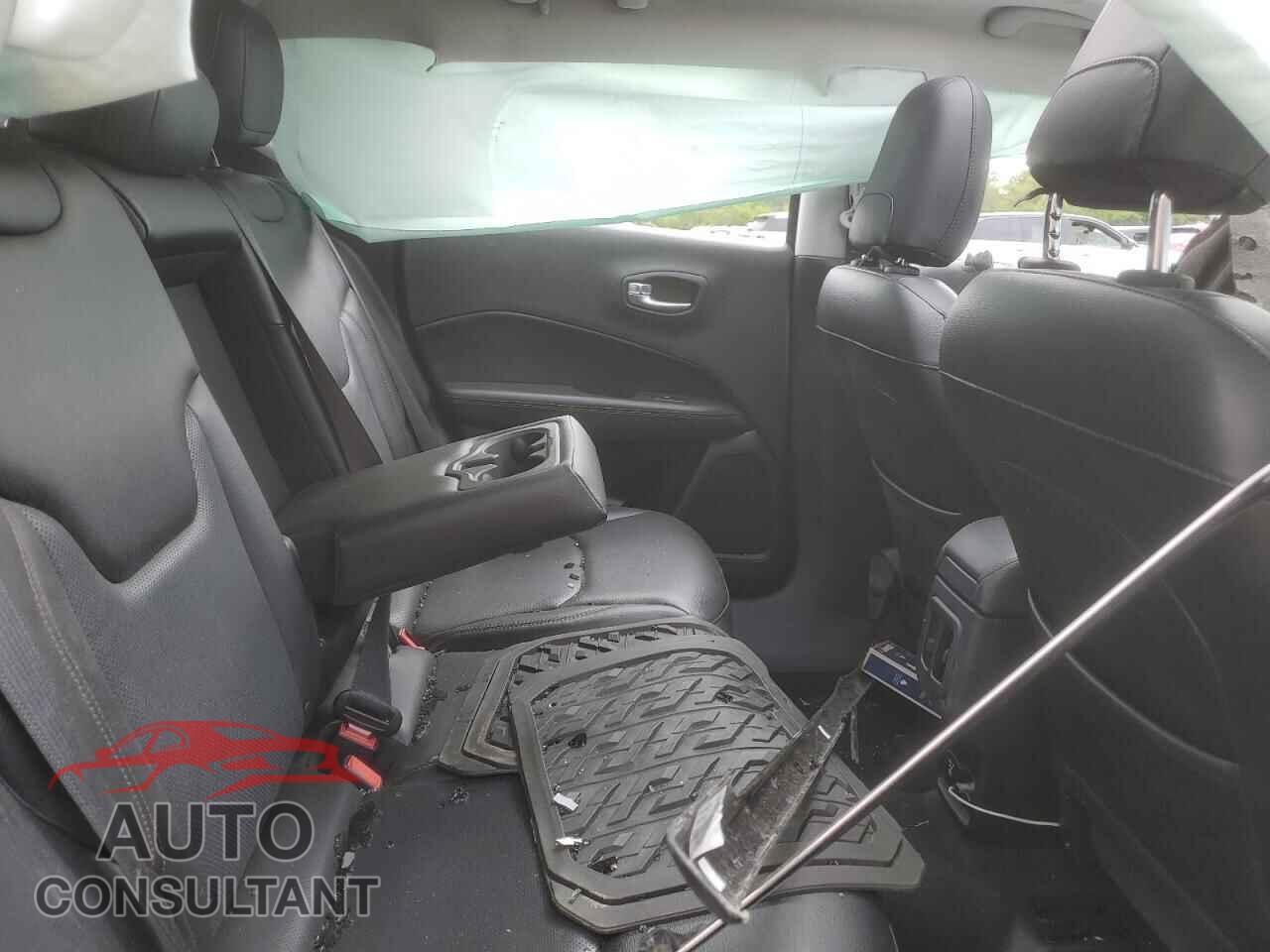 JEEP COMPASS 2018 - 3C4NJDCB2JT153586