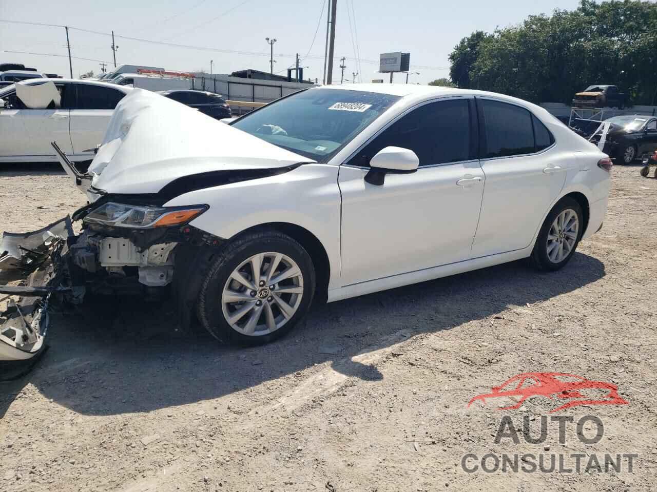 TOYOTA CAMRY 2022 - 4T1C11AK3NU666748
