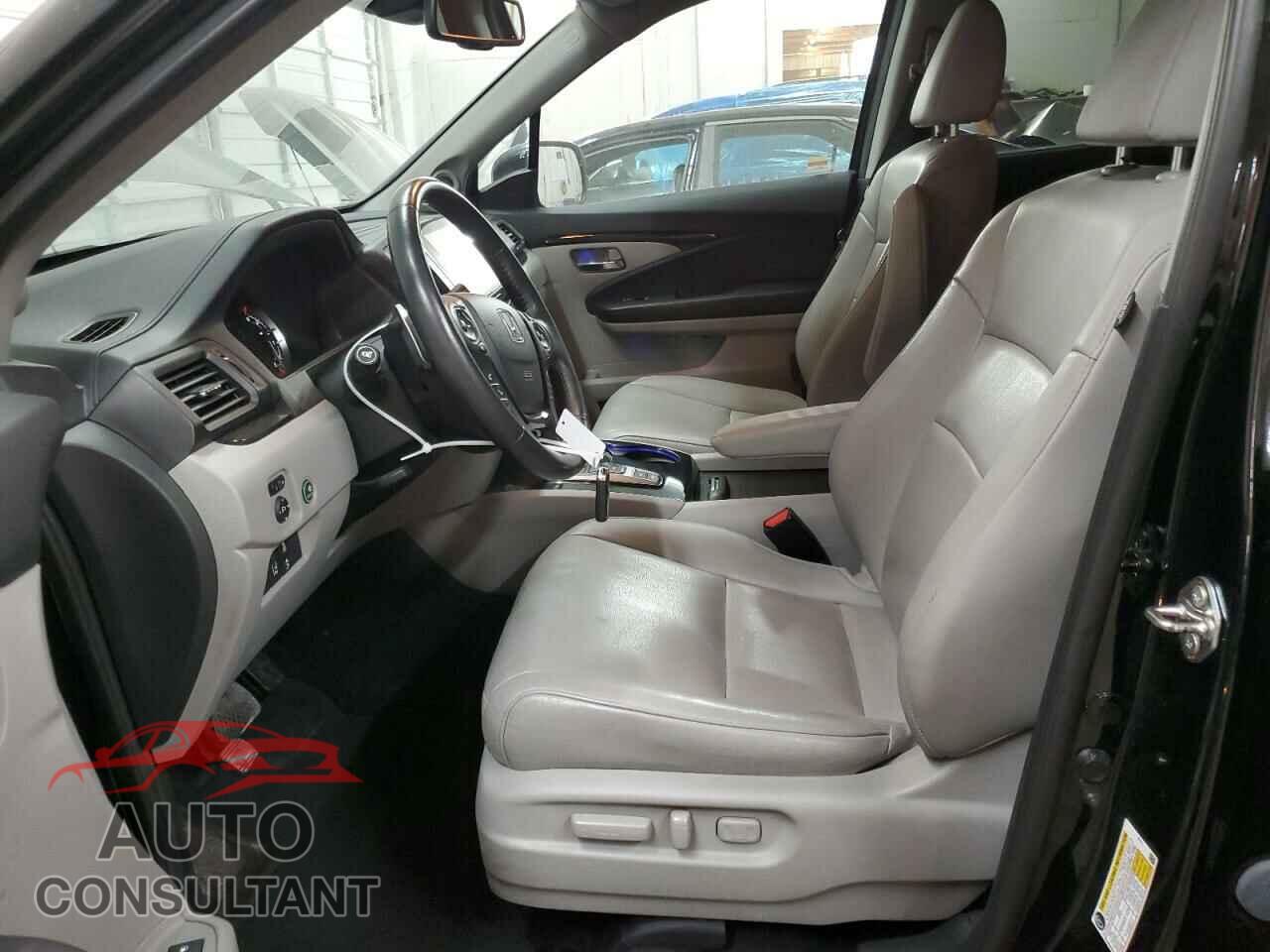 HONDA PILOT 2018 - 5FNYF6H96JB029268