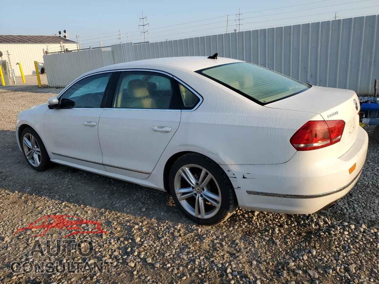 VOLKSWAGEN PASSAT 2014 - 1VWCT7A30EC006308