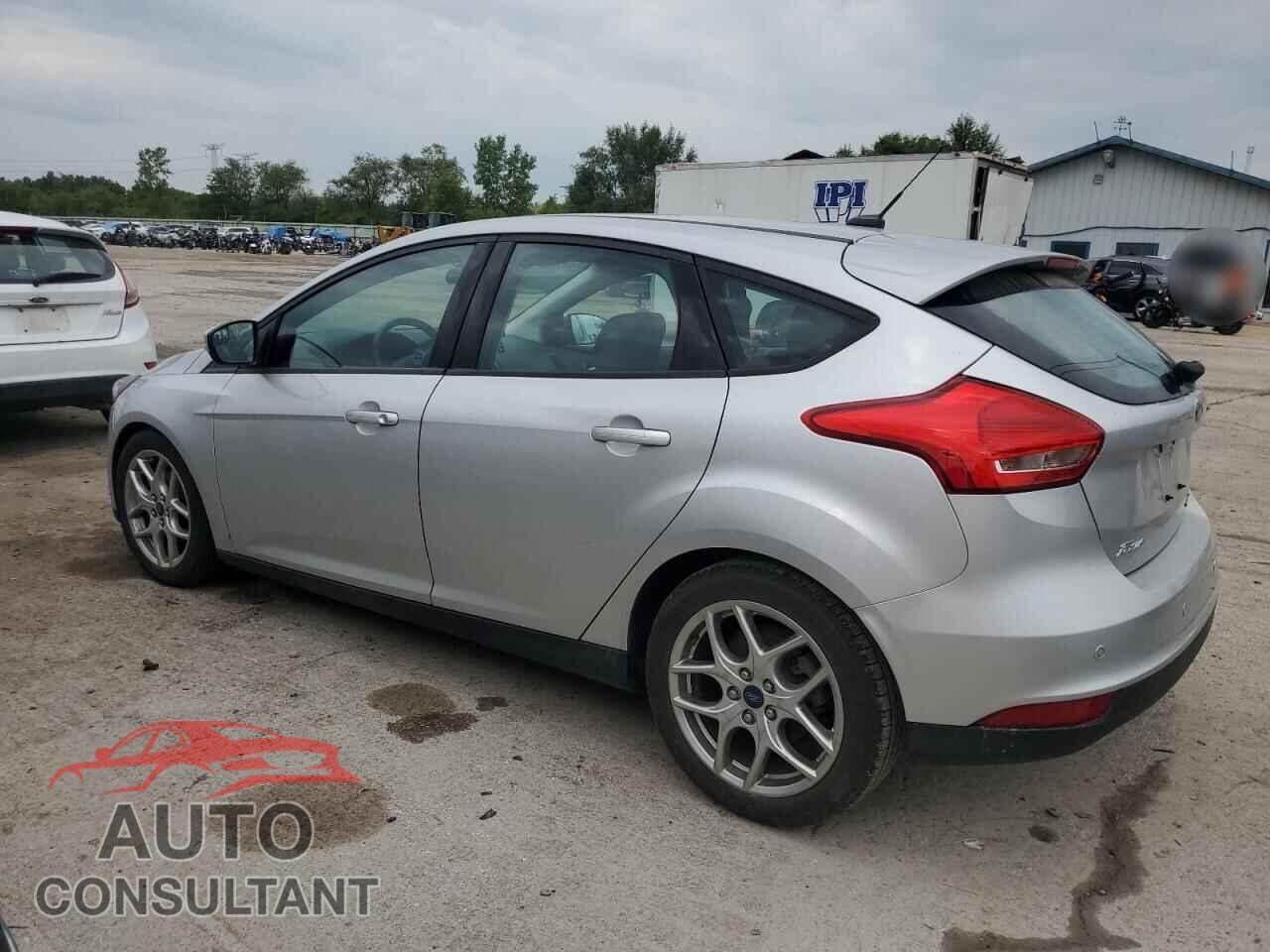FORD FOCUS 2015 - 1FADP3K23FL340396