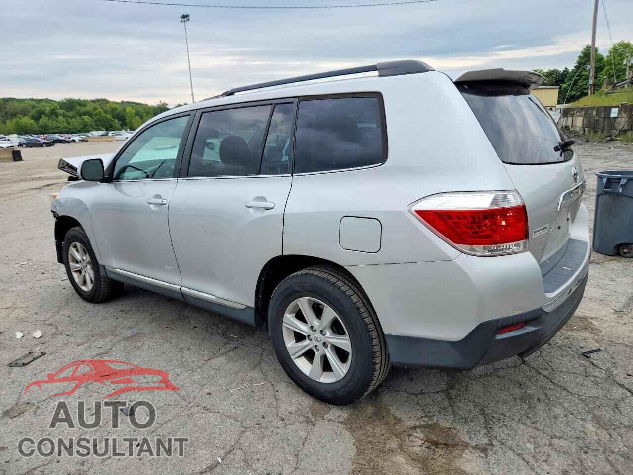 TOYOTA HIGHLANDER 2012 - 5TDBK3EH1CS163065