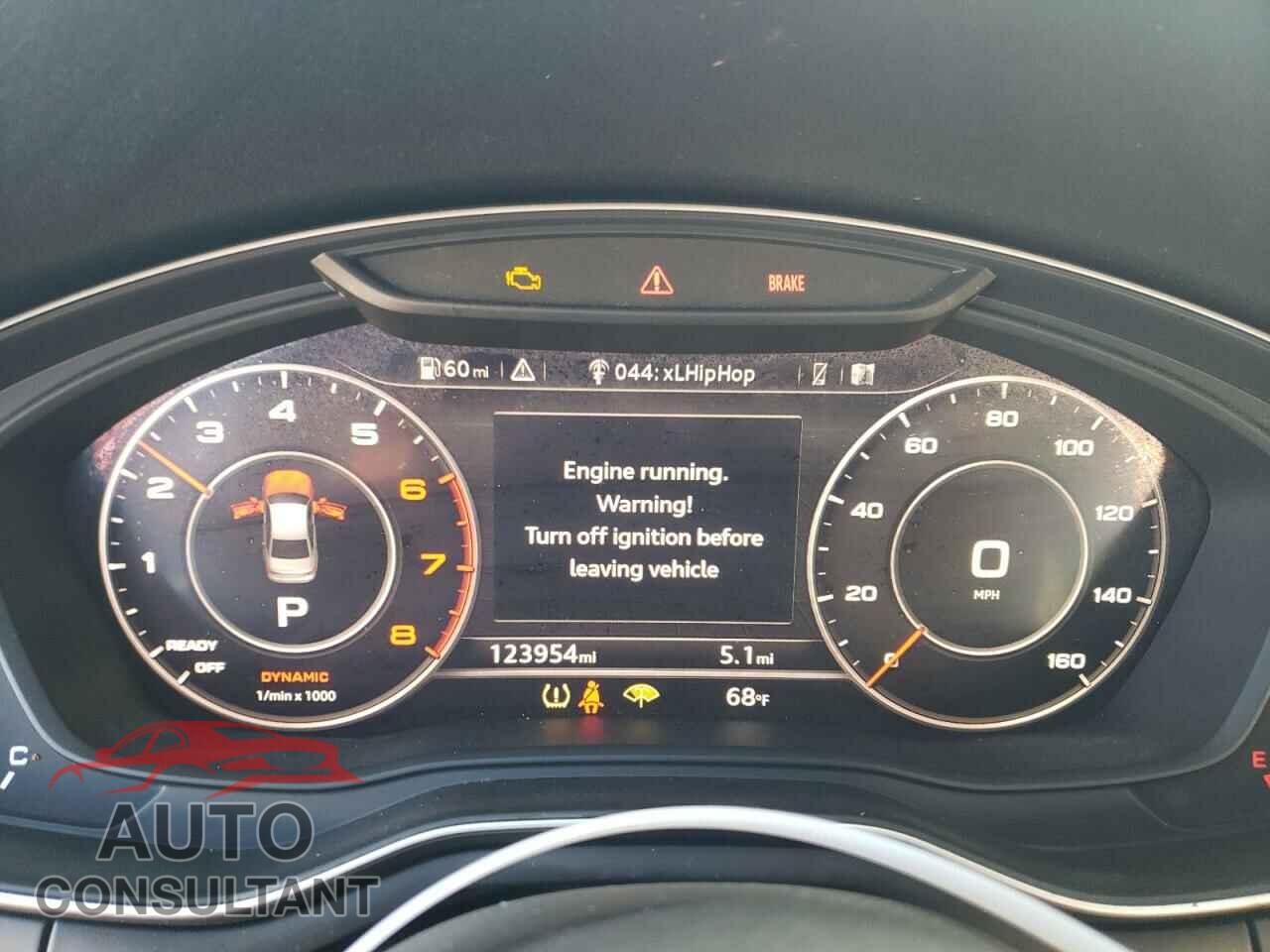 AUDI A4 2017 - WAUKMAF43HN058161