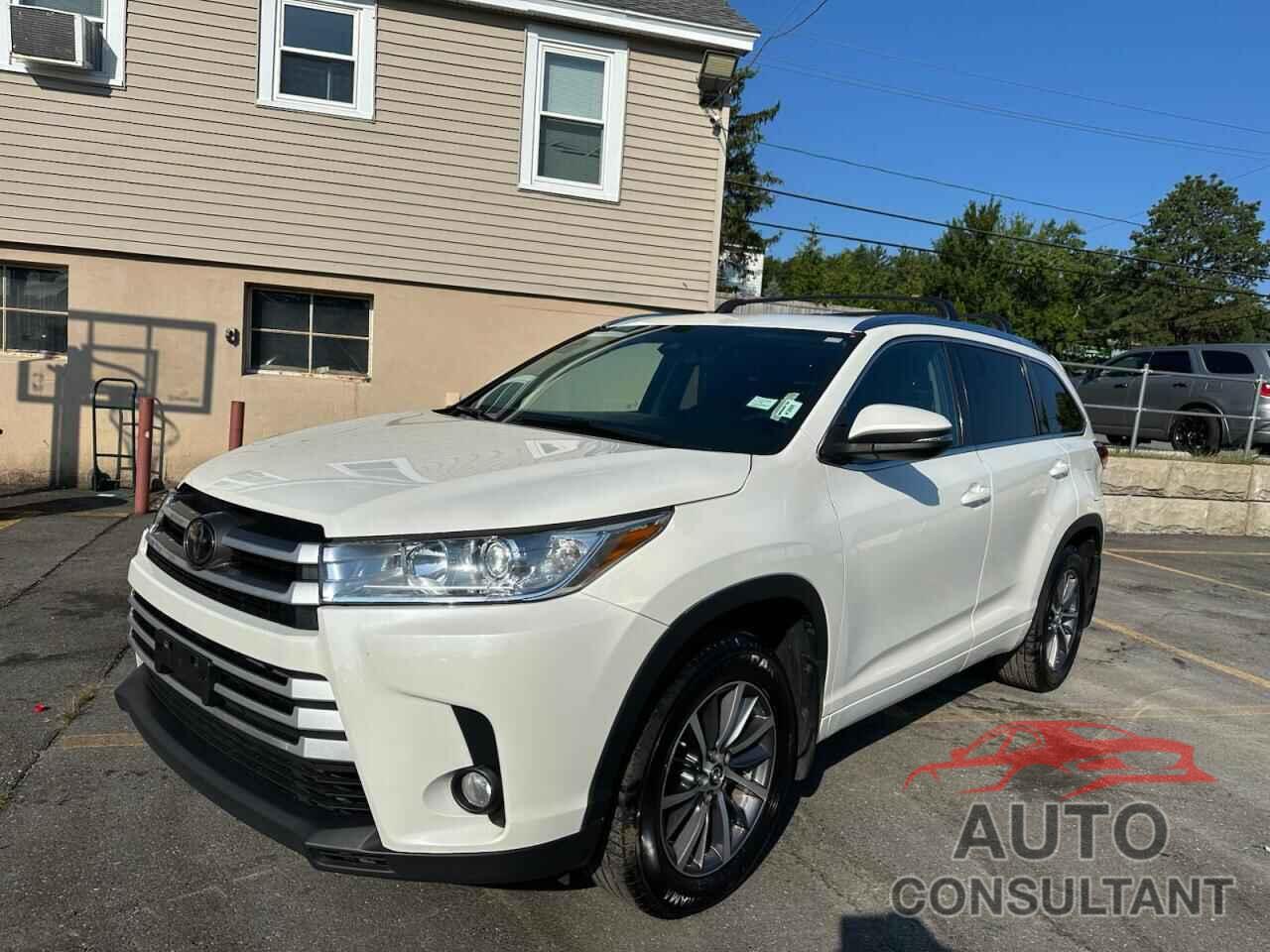 TOYOTA HIGHLANDER 2018 - 5TDJZRFH0JS914081