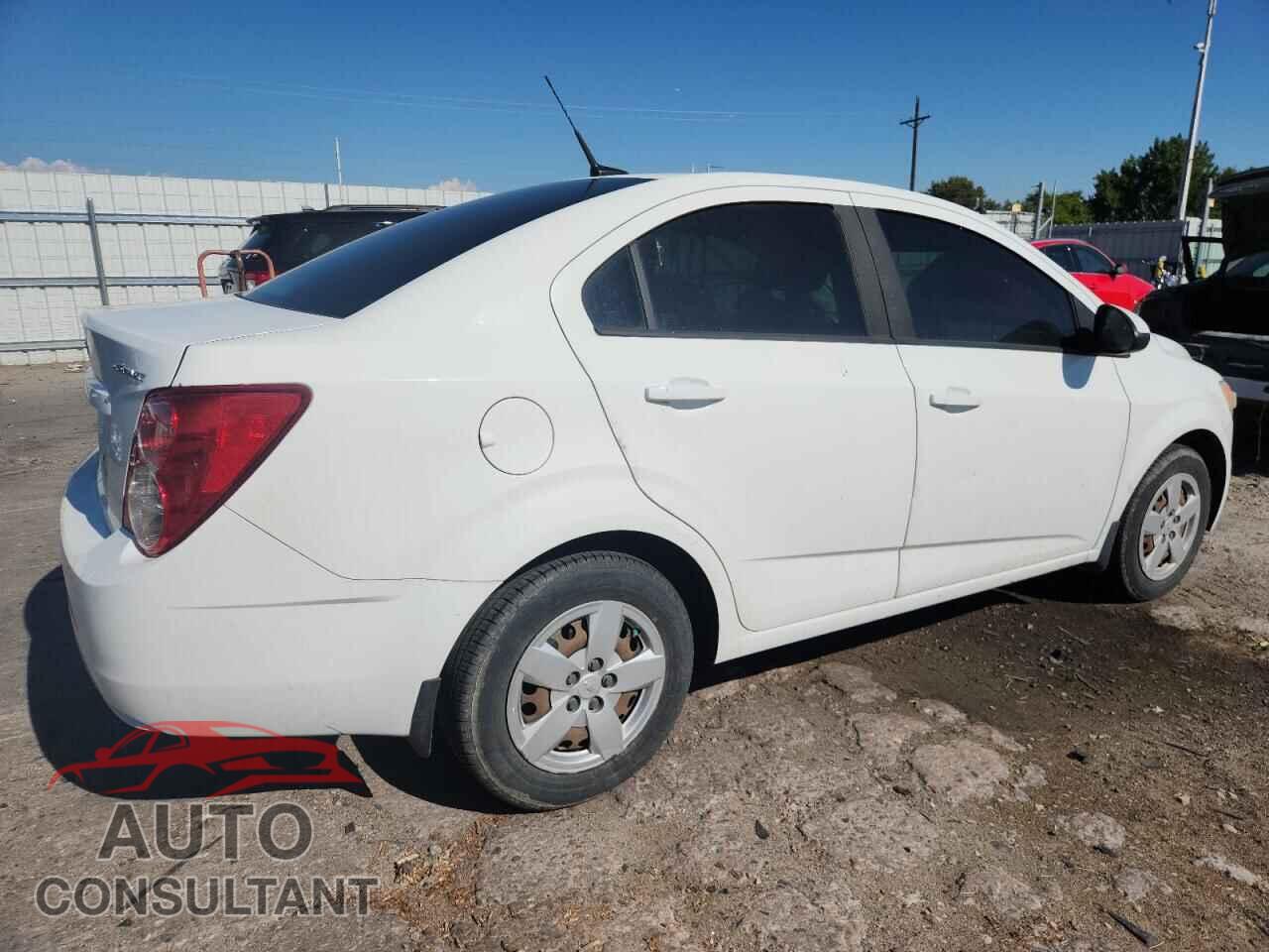 CHEVROLET SONIC 2014 - 1G1JB5SH4E4102893