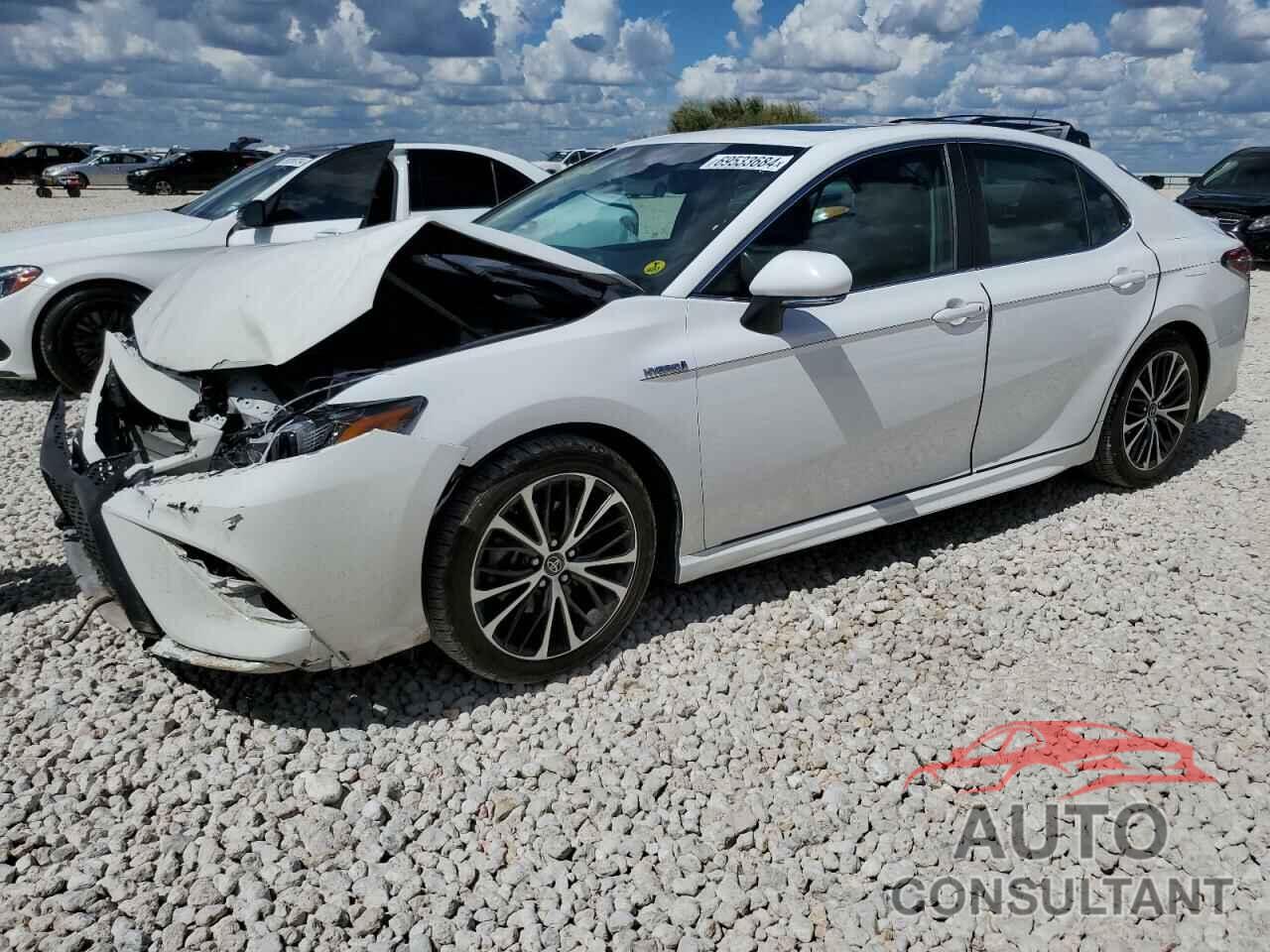 TOYOTA CAMRY 2018 - 4T1B21HK8JU508950