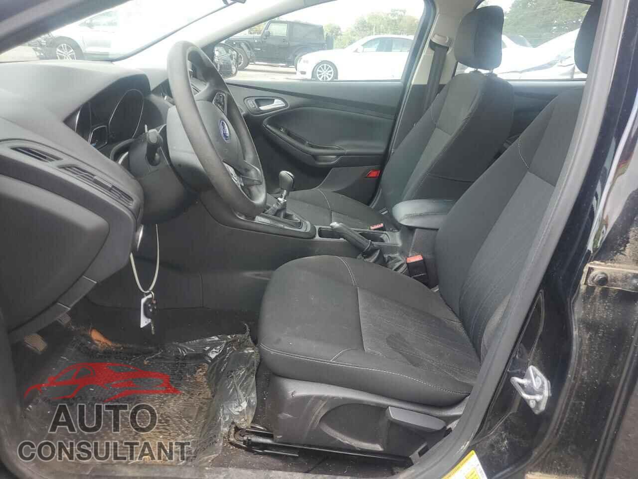 FORD FOCUS 2018 - 1FADP3FEXJL329358