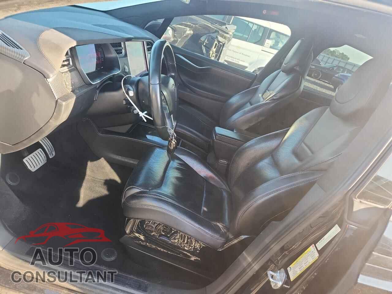 TESLA MODEL X 2017 - 5YJXCBE46HF039640