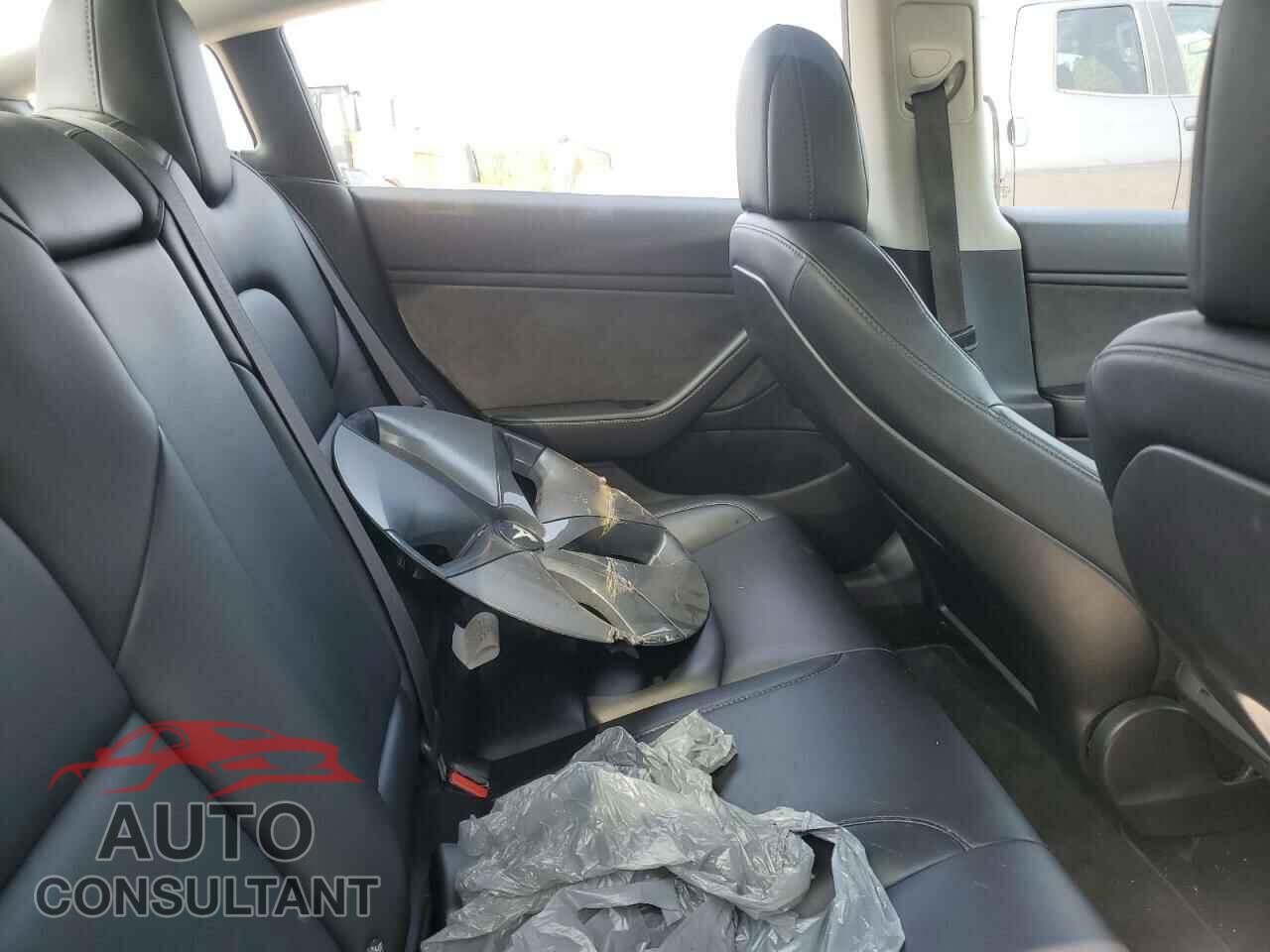 TESLA MODEL 3 2018 - 5YJ3E1EAXJF031409