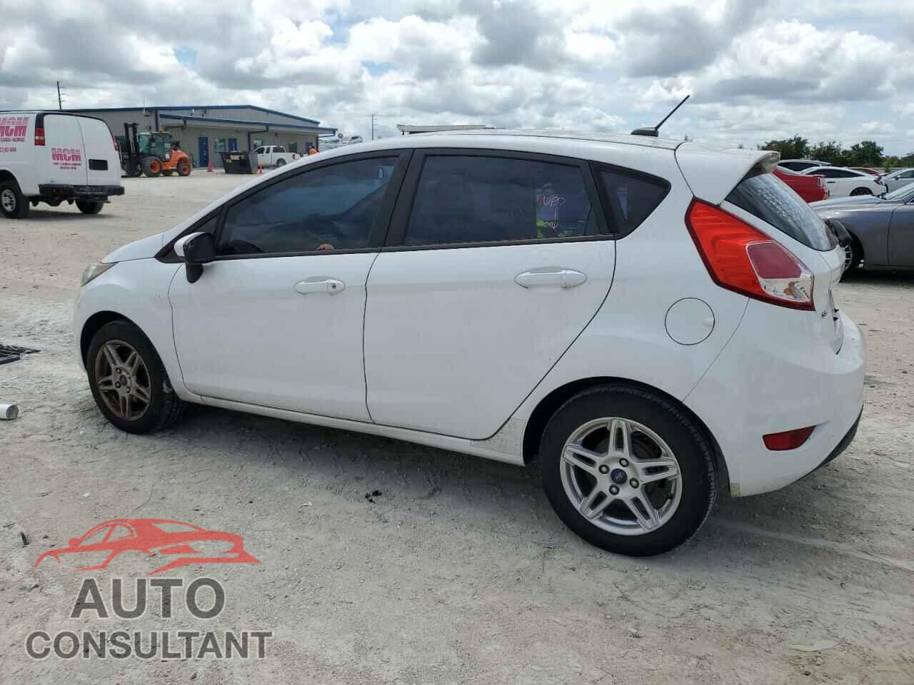 FORD FIESTA 2017 - 3FADP4EJ5HM135477