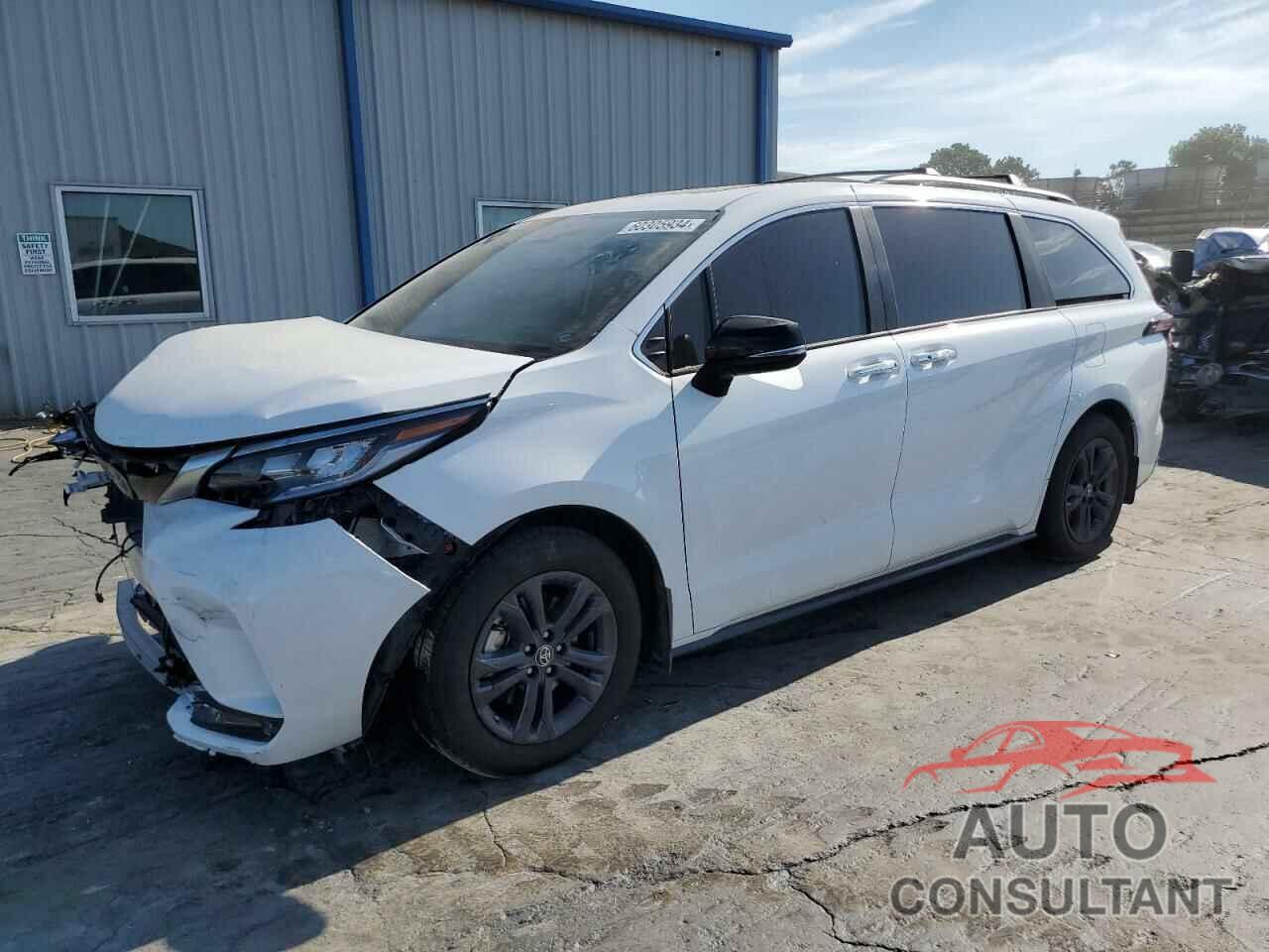 TOYOTA SIENNA 2024 - 5TDCSKFC6RS124109