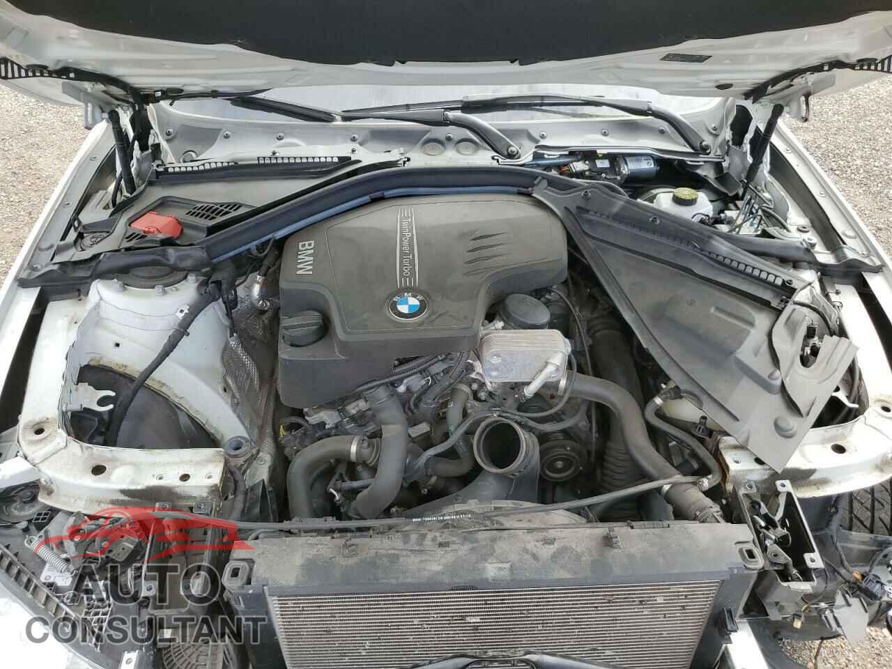 BMW 3 SERIES 2016 - WBA8E3G52GNU03379